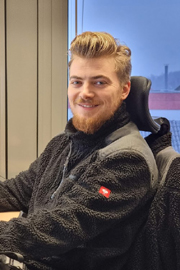 max im Büro 01