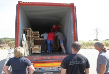 NEPAL_Container_packen_16Aug2018_26